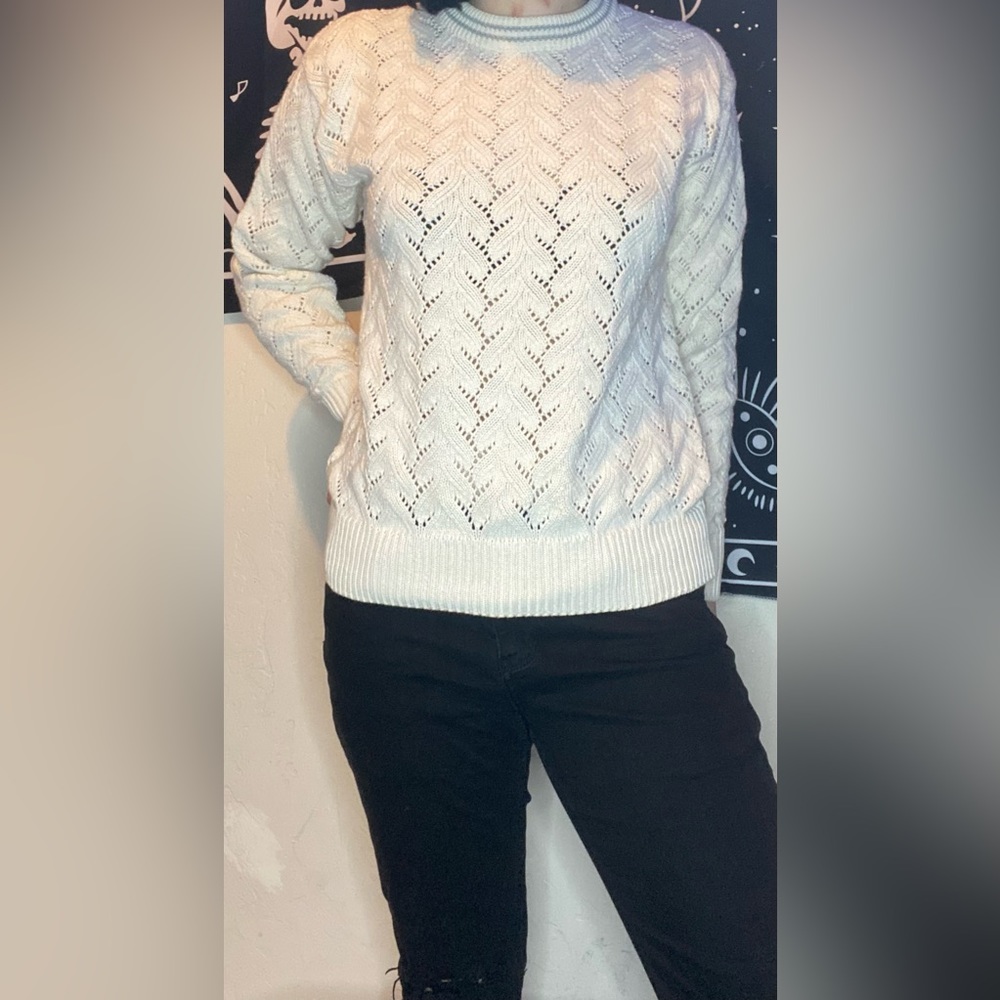 Large sweater in white